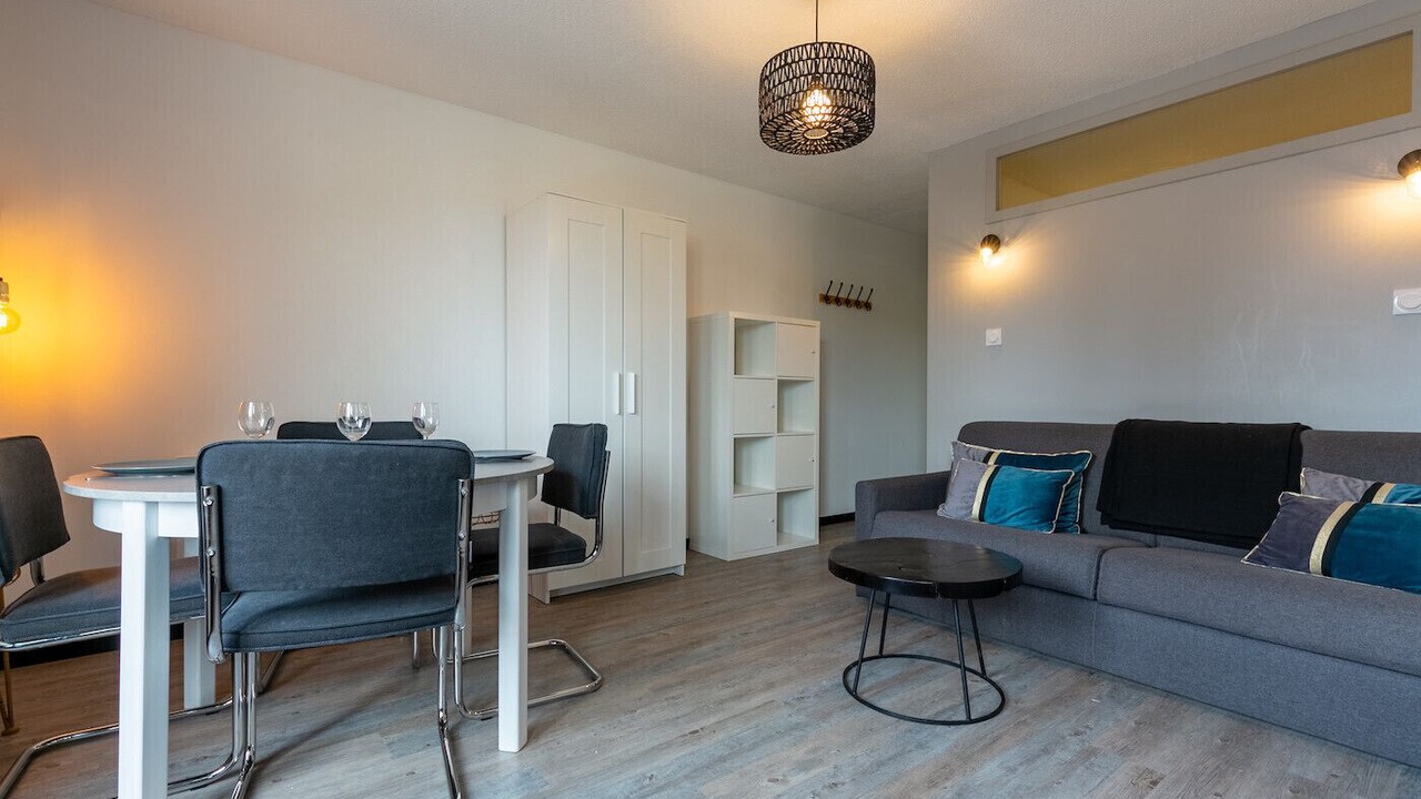 Photo of Livingroom in Genos