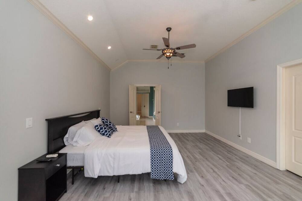 Photo of Bedroom in Clodine