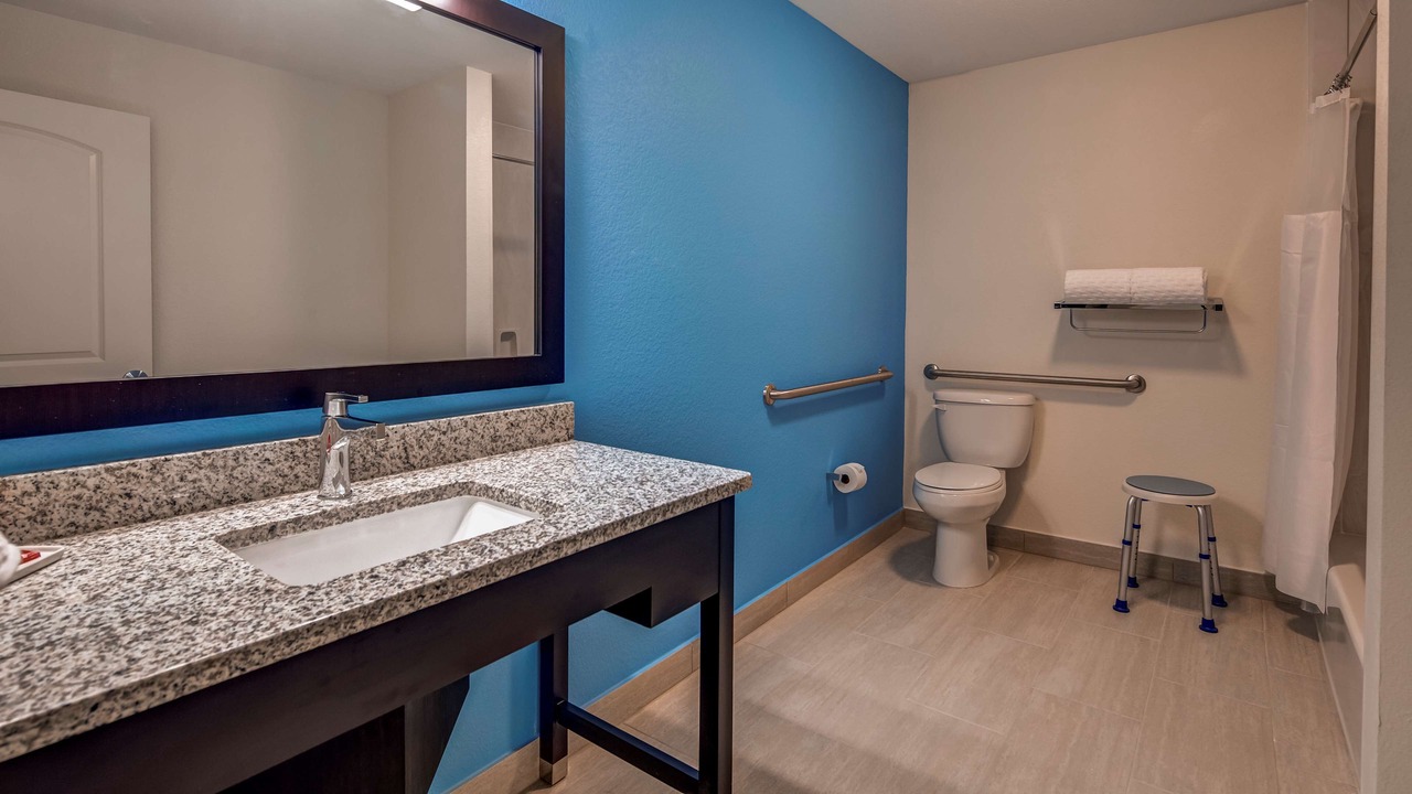 Photo of Bedroom in Humble