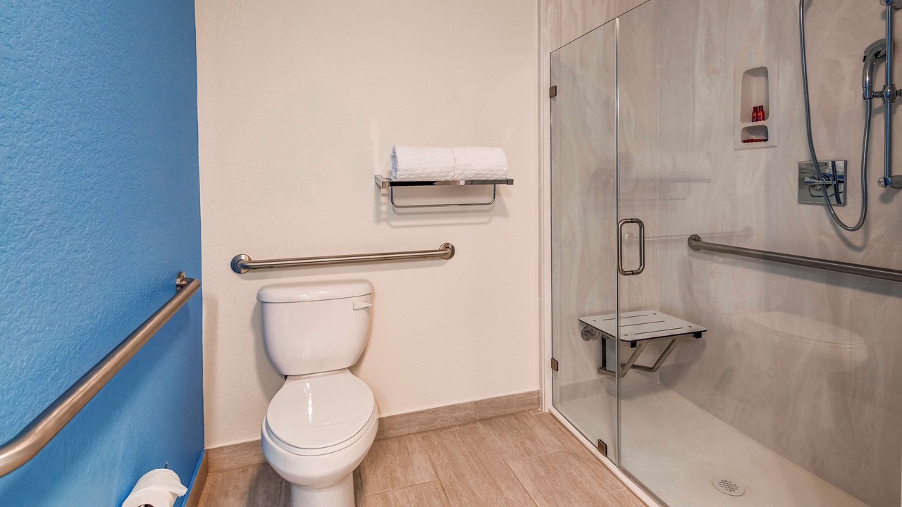 Photo of Bedroom in Humble