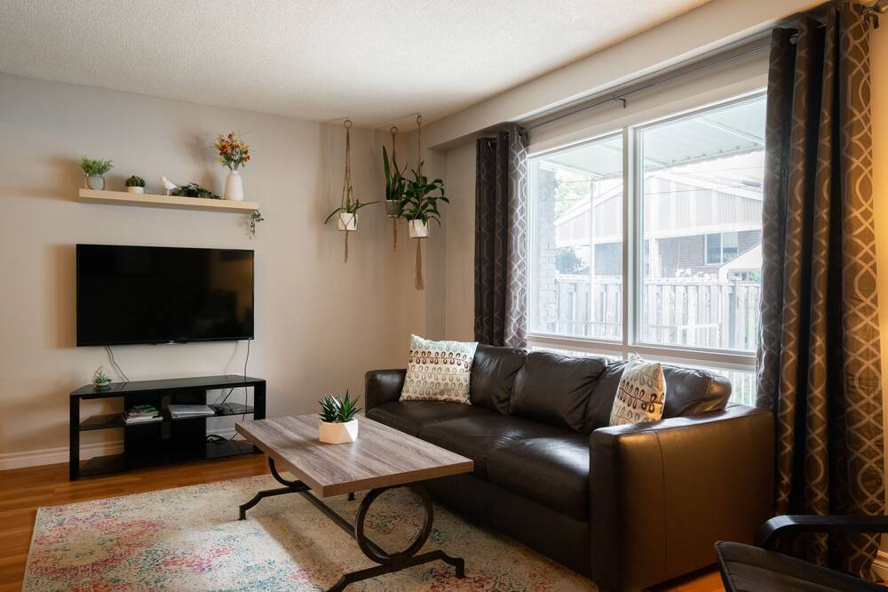 Photo of Livingroom in Hamilton