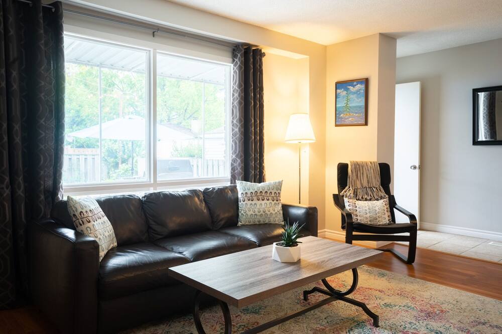 Photo of Livingroom in Hamilton