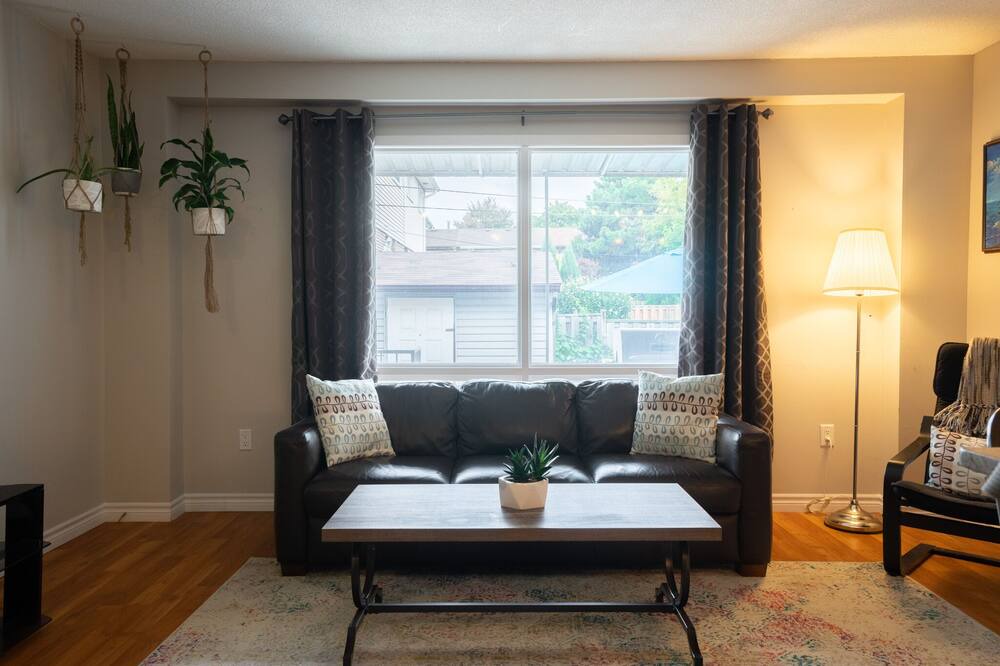 Photo of Livingroom in Hamilton