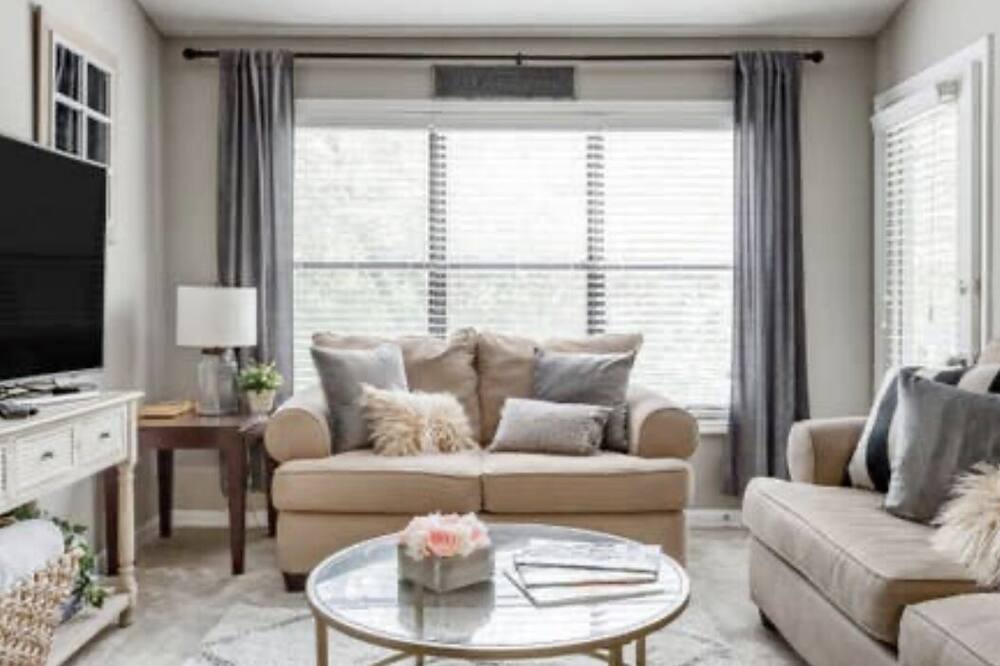 Photo of Livingroom in Smyrna