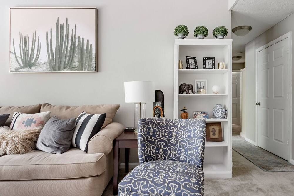 Photo of Livingroom in Smyrna