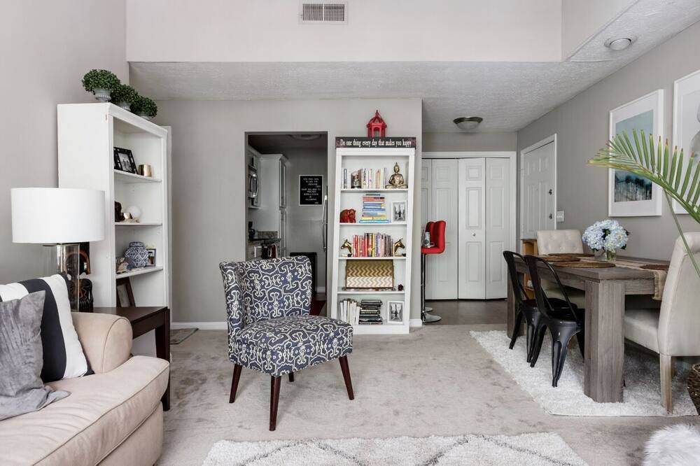 Photo of Livingroom in Smyrna