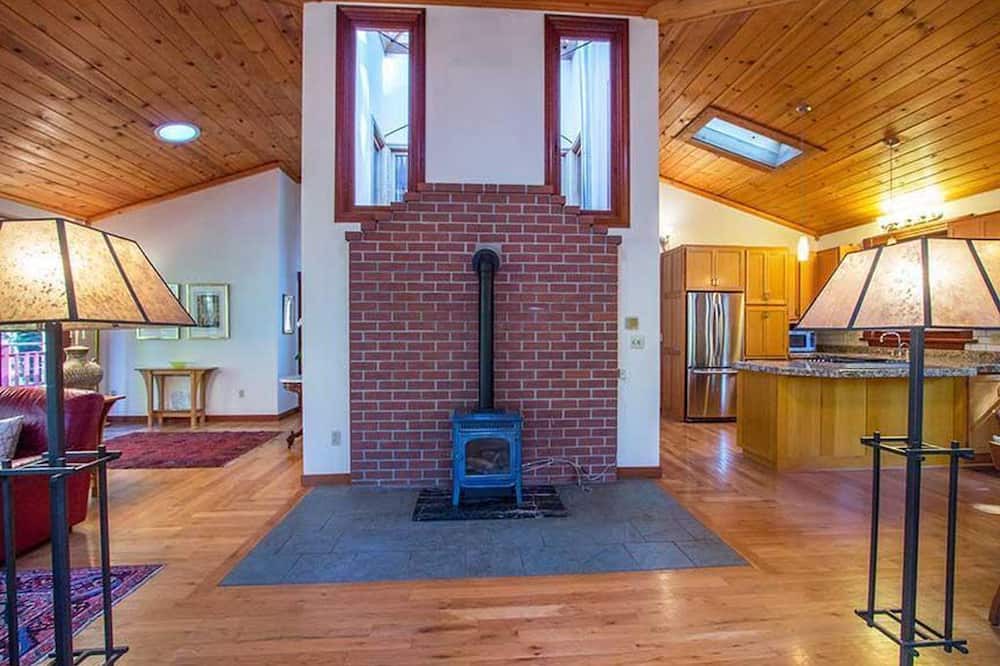 Photo of Livingroom in Fieldbrook