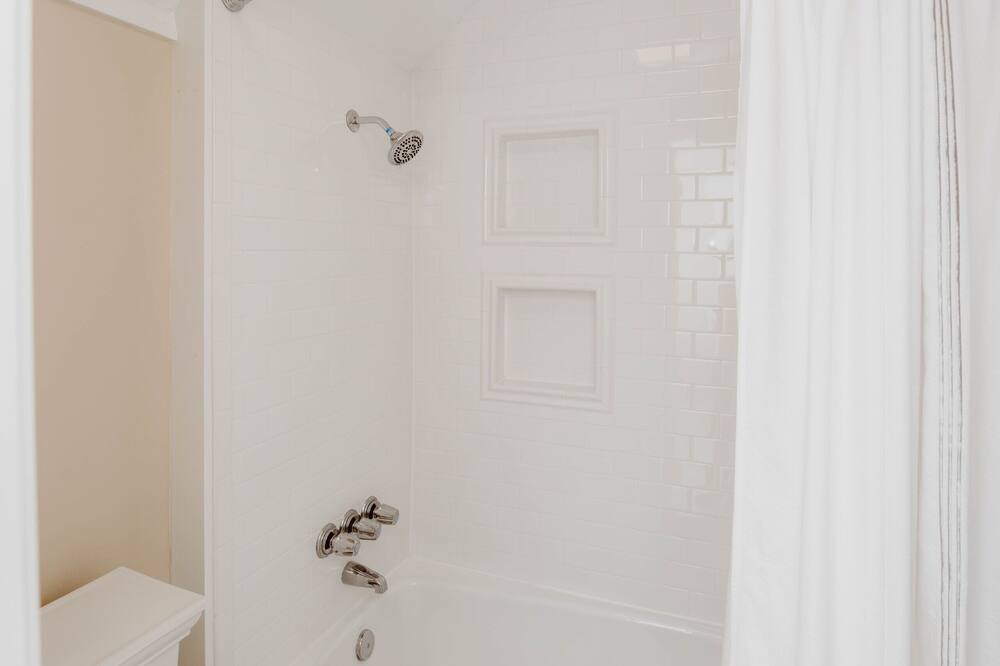 Photo of Bathroom in Lakeview  Jefferson County
