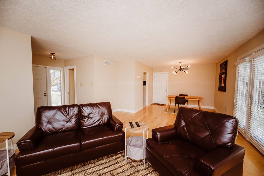Photo of Livingroom in Lakeview  Jefferson County