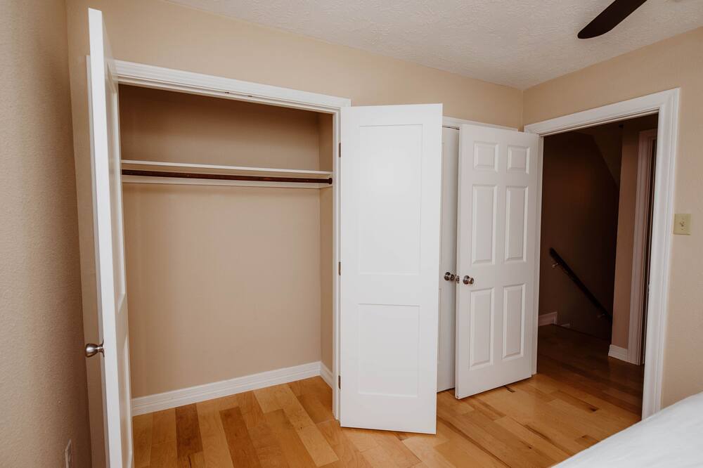 Photo of Bedroom in Lakeview  Jefferson County