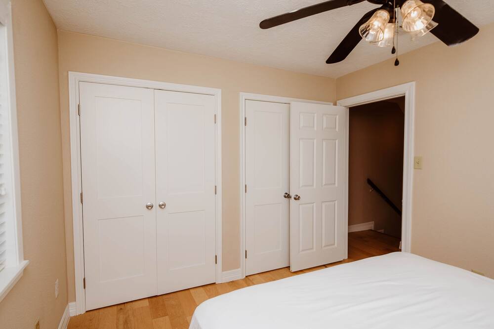 Photo of Bedroom in Lakeview  Jefferson County