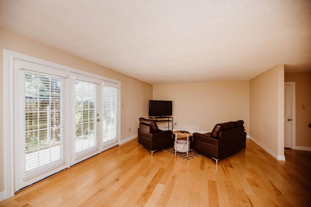 Photo of Livingroom in Lakeview  Jefferson County