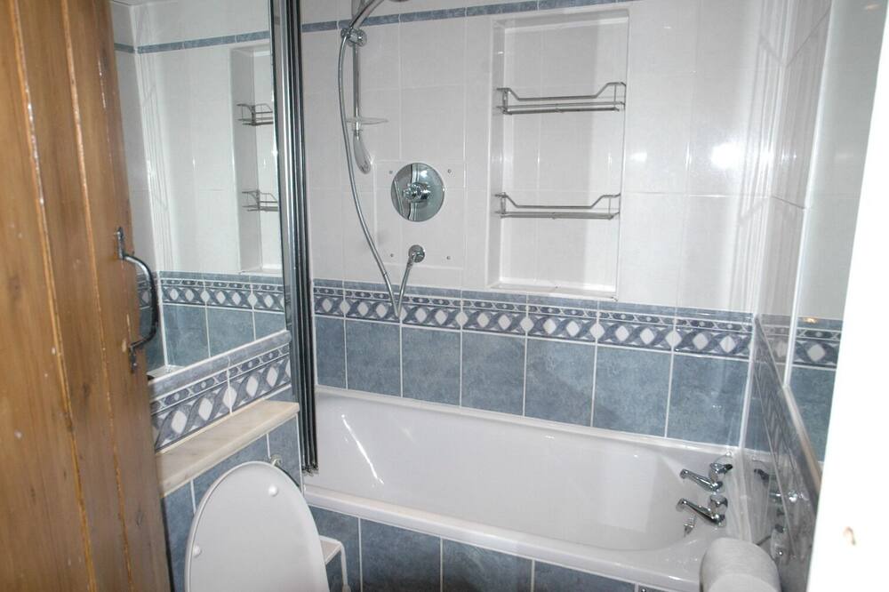 Photo of Bathroom in Tring