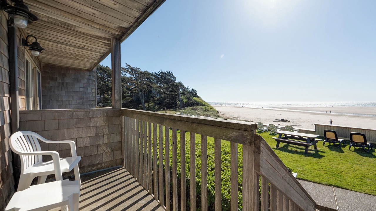 Photo of Patio Balcony in Downtown Cannon Beach