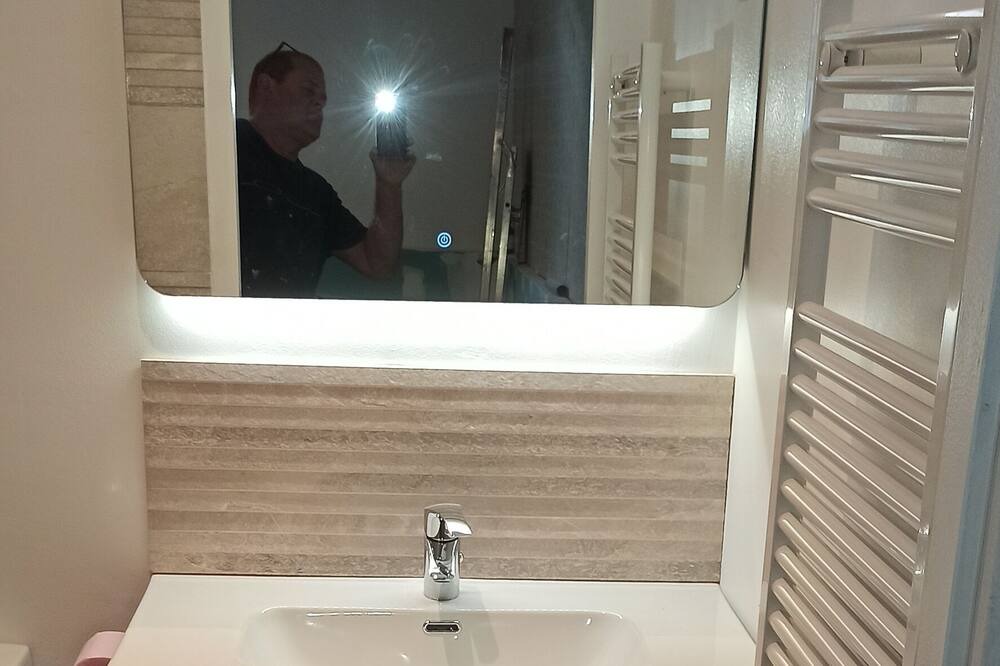 Photo of Bathroom in Le Bourg