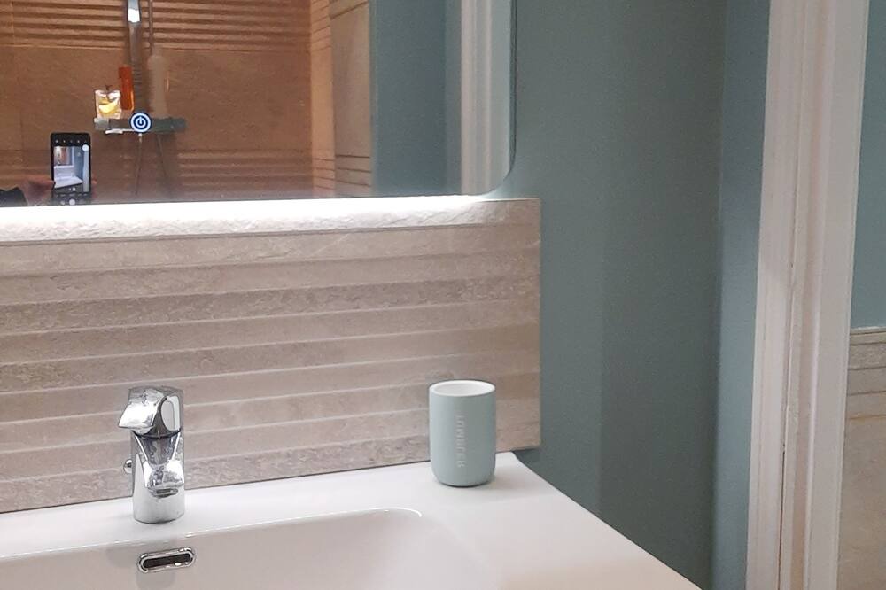 Photo of Bathroom in Le Bourg