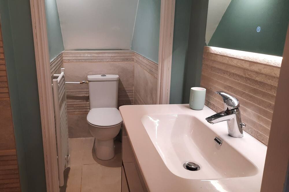 Photo of Bathroom in Le Bourg
