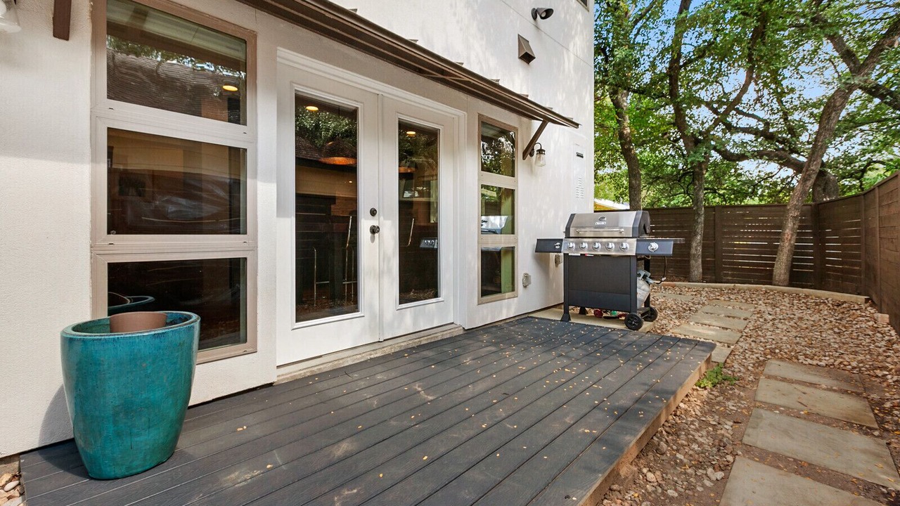 Photo of Outdoor in Rosewood