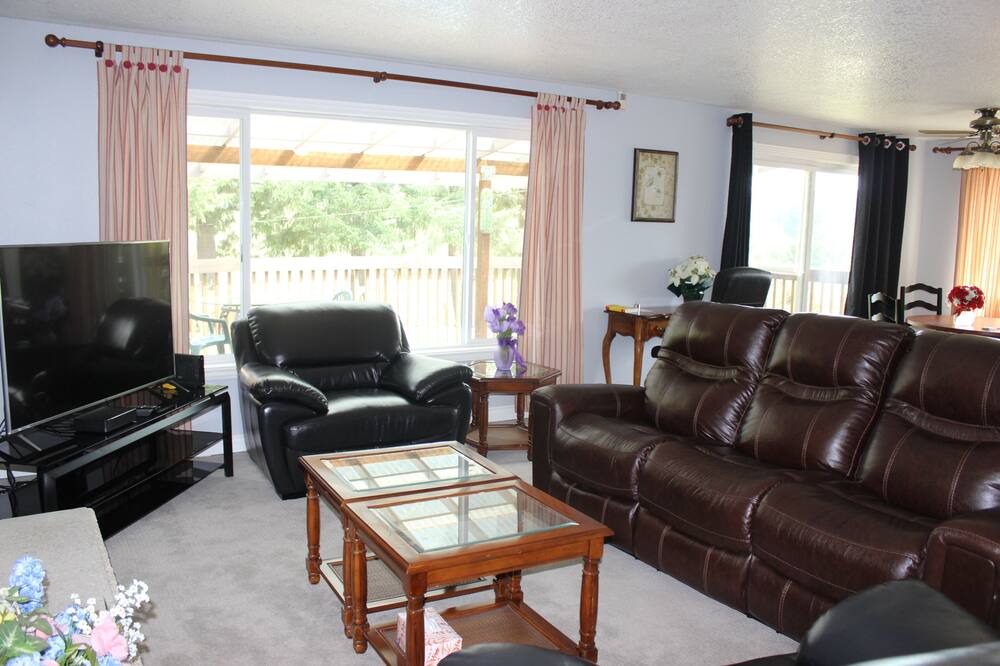 Photo of Livingroom in Rock Creek