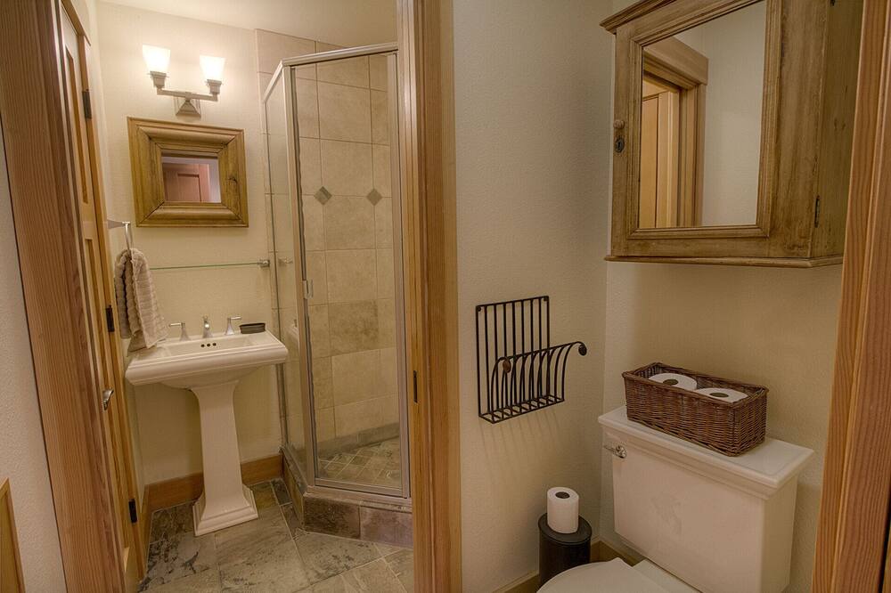 Photo of Bathroom in Fallen Leaf