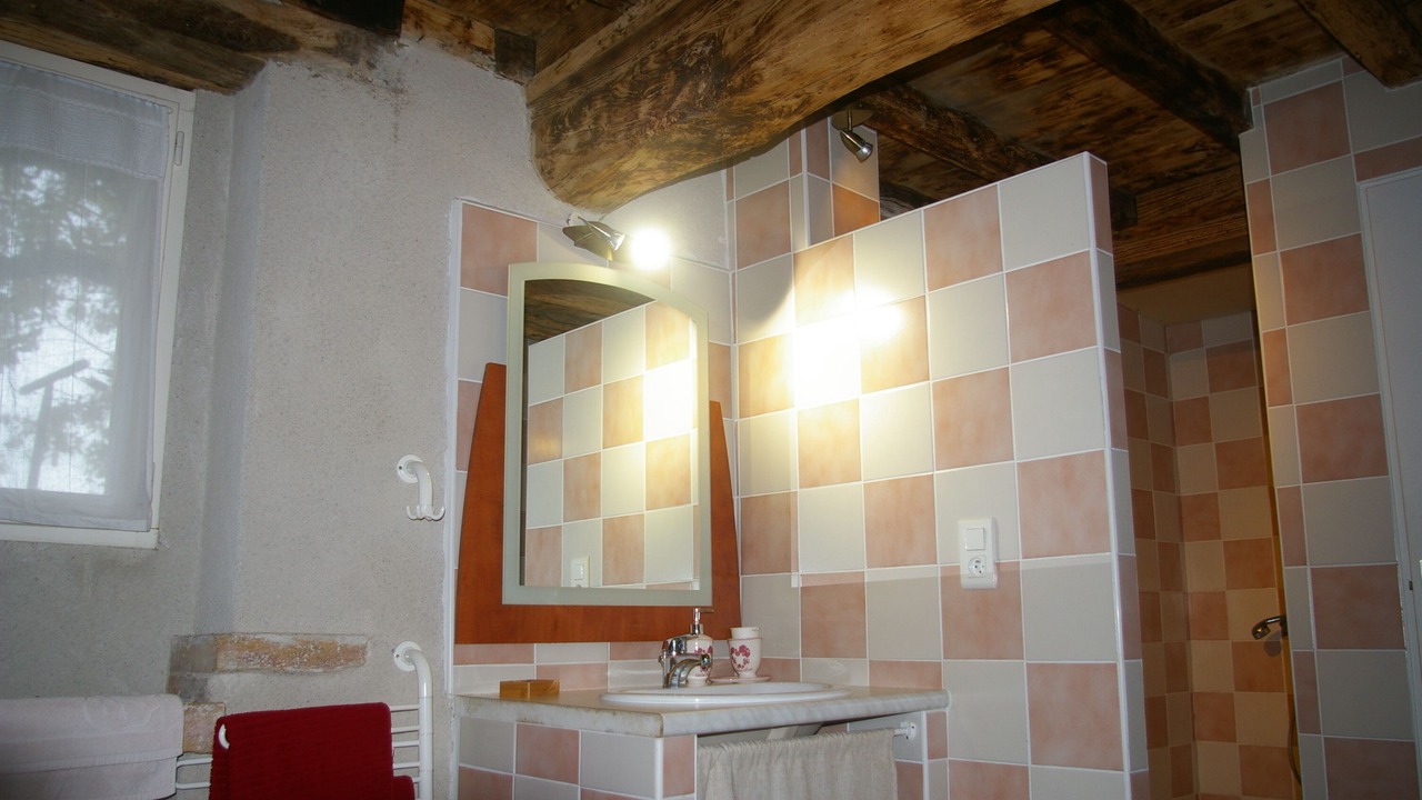 Photo of Bathroom in Castelnau-de-Montmiral