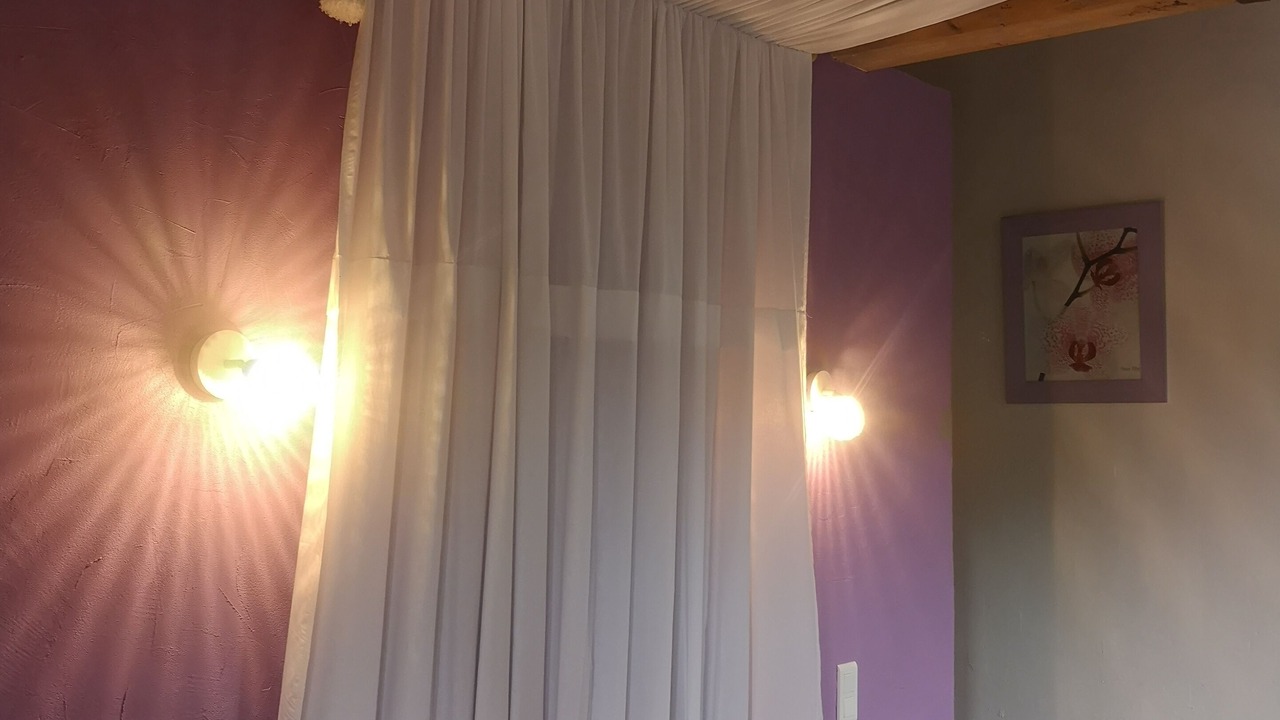 Photo of Bedroom in Castelnau-de-Montmiral