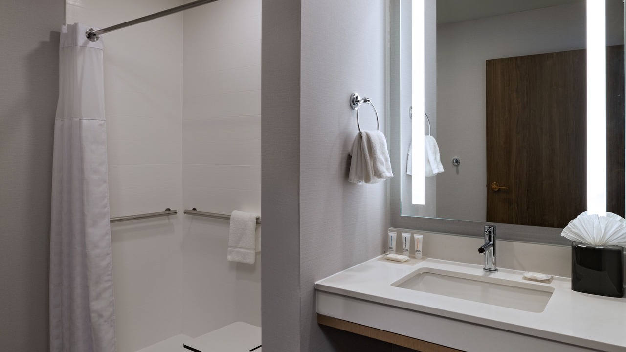 Photo of Bathroom in Deco District