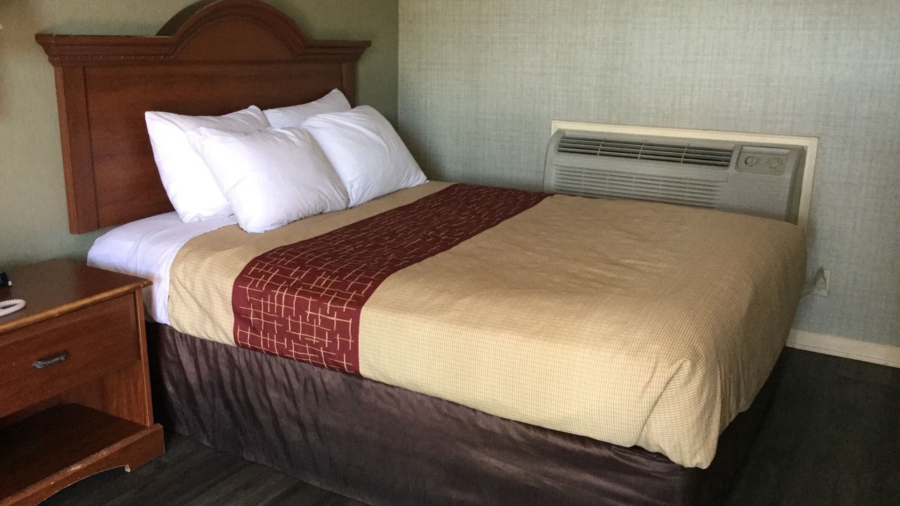Photo of Bedroom in Newton Falls
