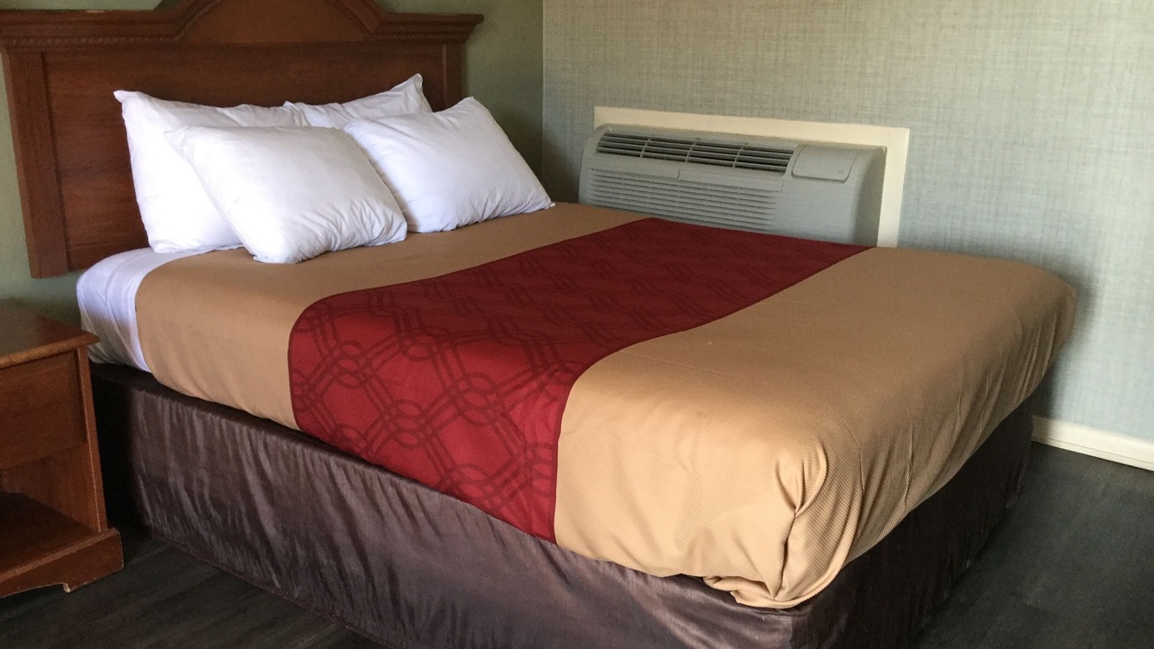 Photo of Bedroom in Newton Falls
