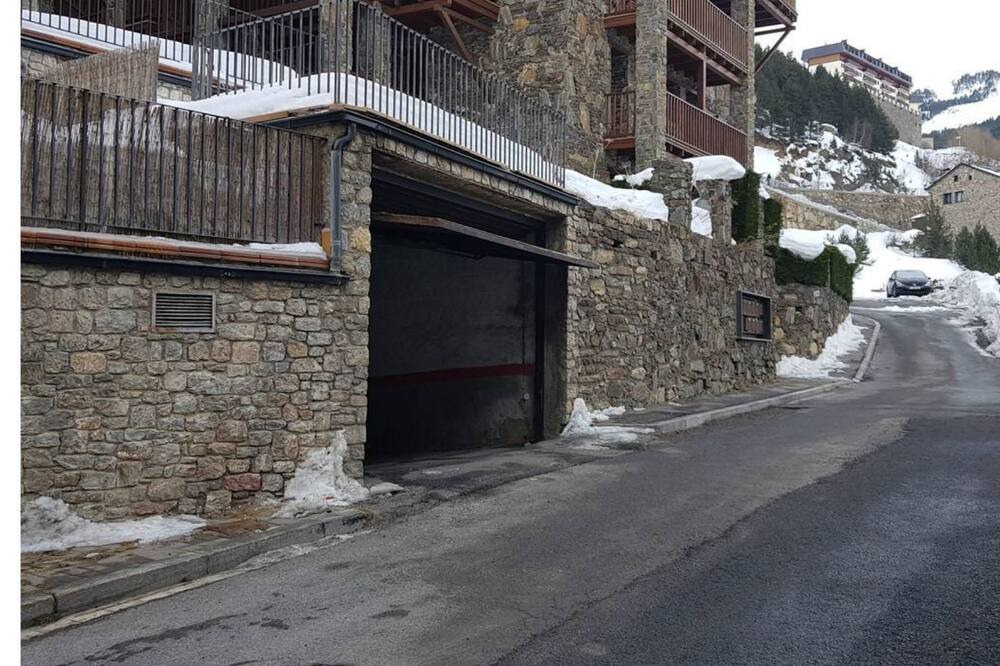 Photo of Outdoor in Incles