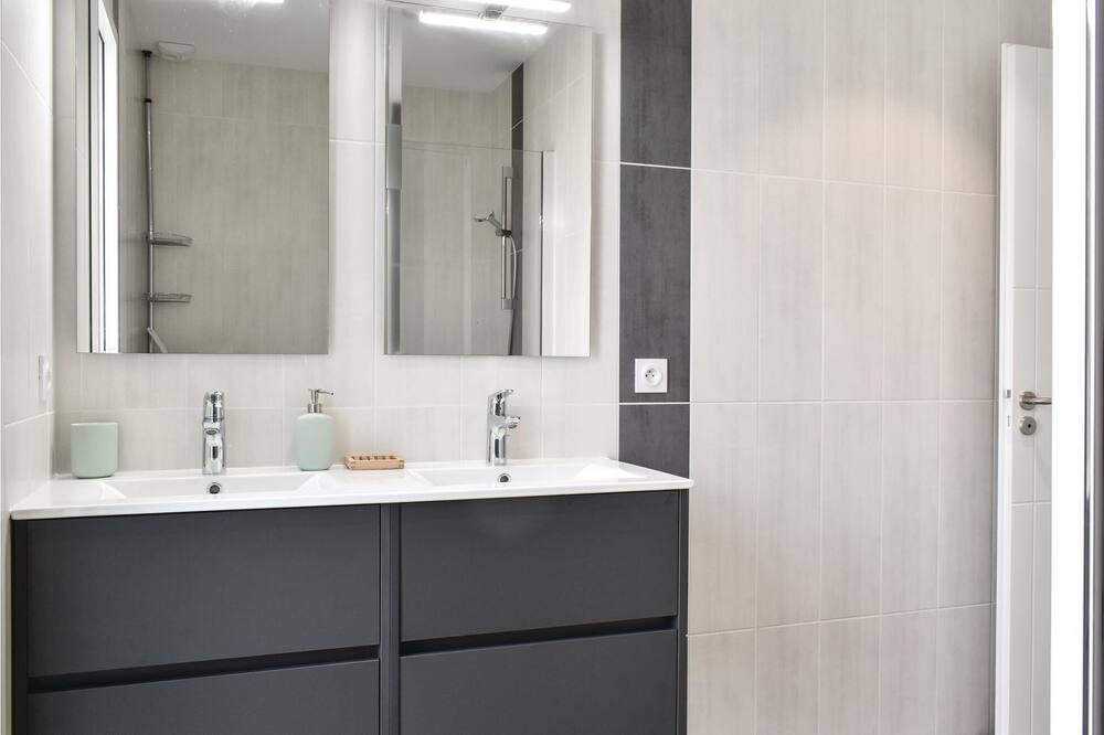 Photo of Bathroom in Les Moutiers-en-Retz