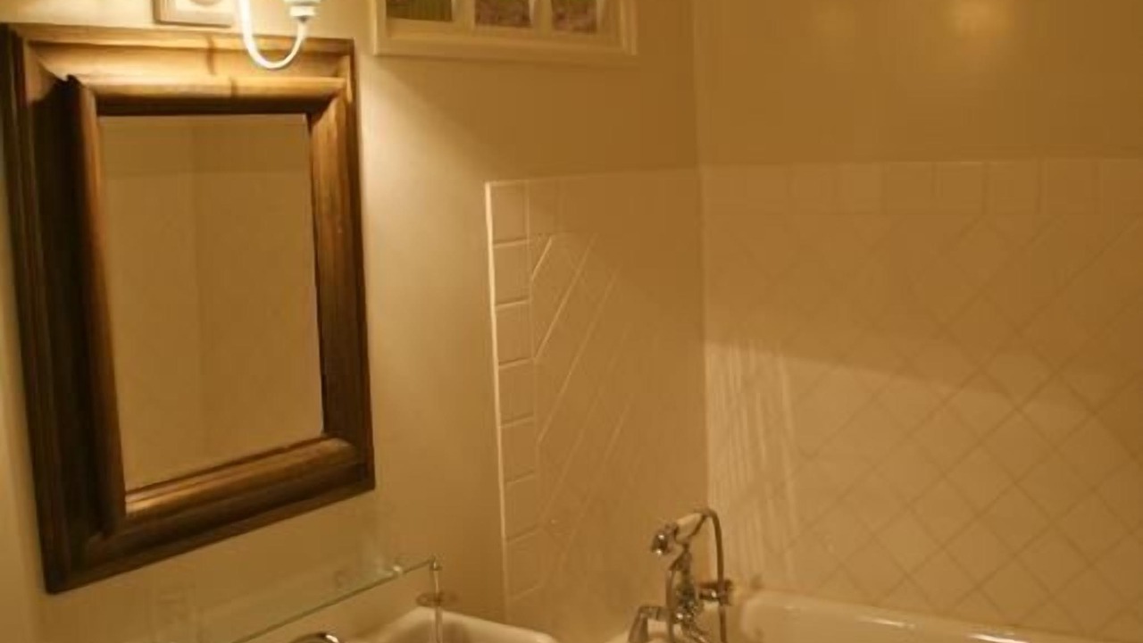 Photo of Bathroom in Saint-Laurent-des-Mortiers