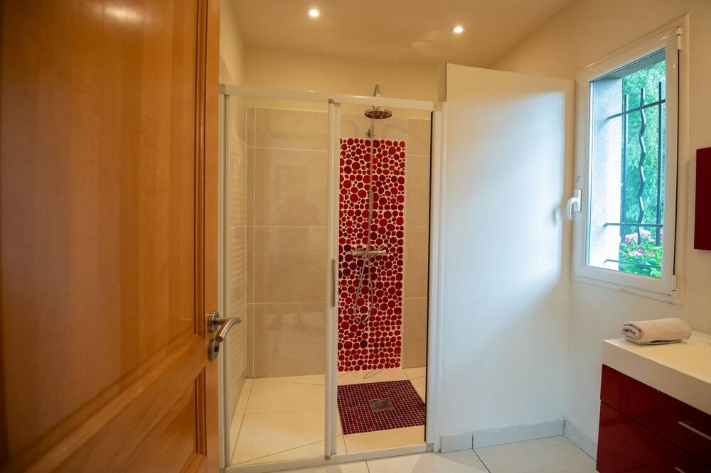 Photo of Bathroom in Savigneux