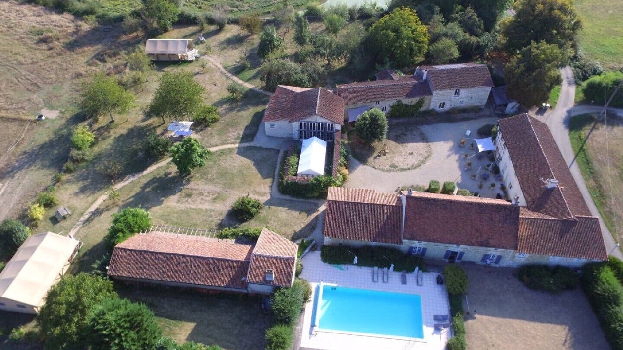 Photo of Outdoor in Saires