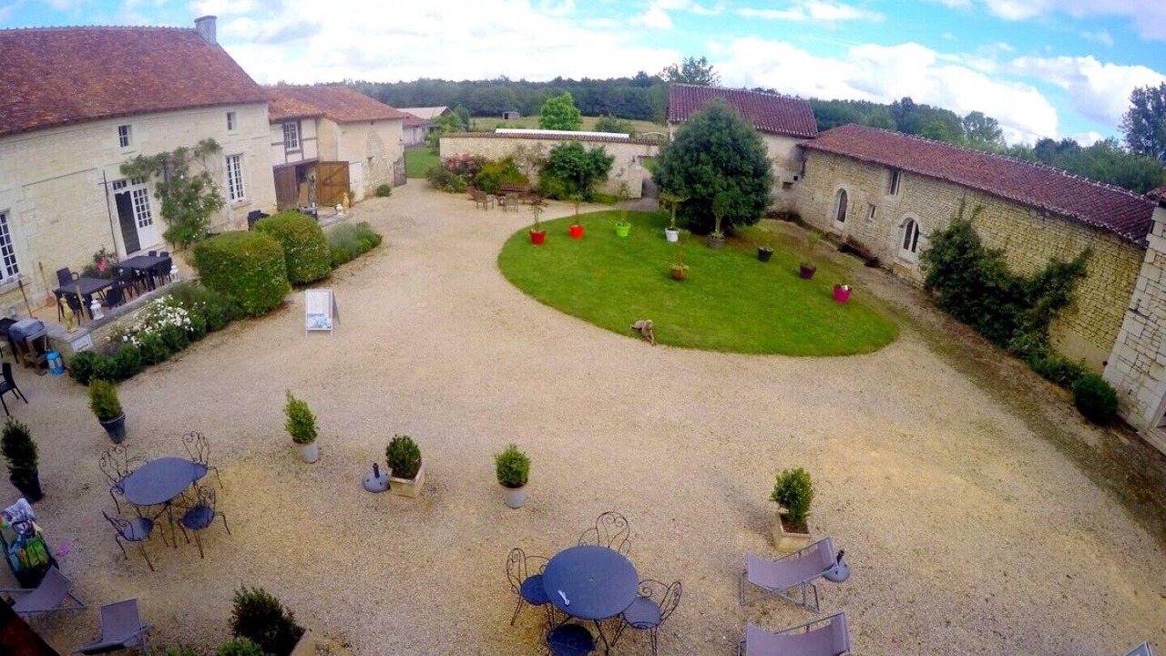 Photo of Outdoor in Saires