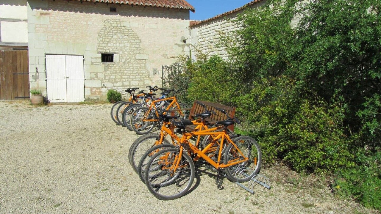 Photo of Outdoor in Saires