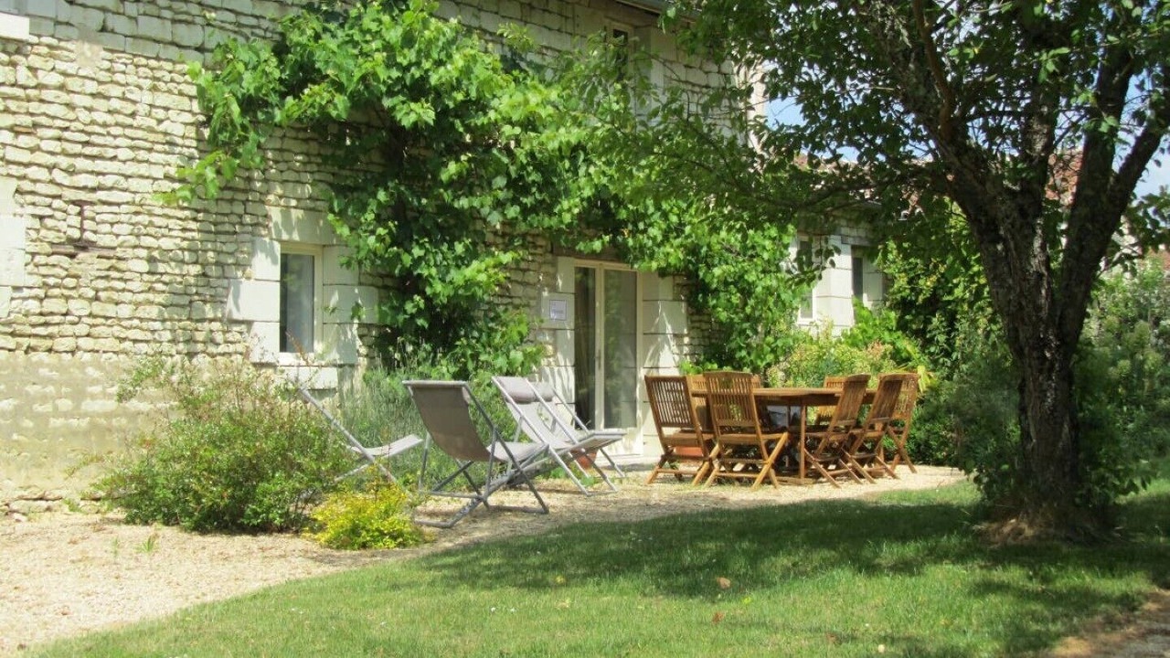 Photo of Outdoor in Saires