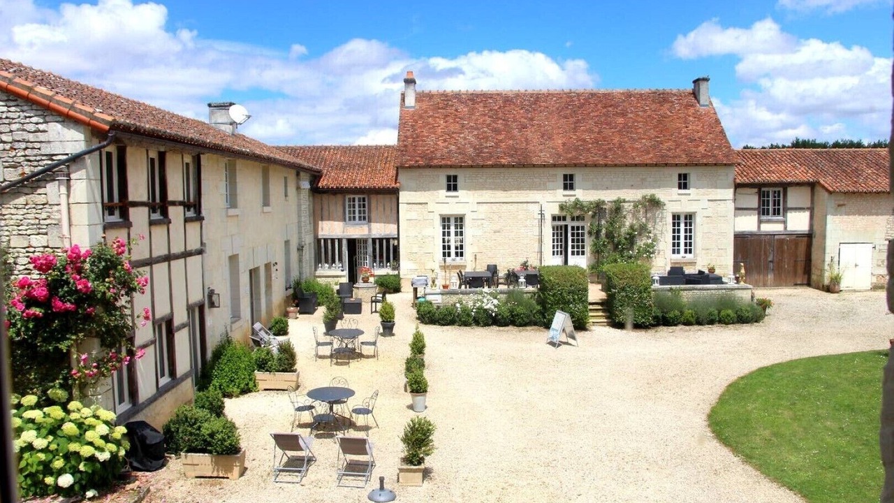 Photo of Outdoor in Saires