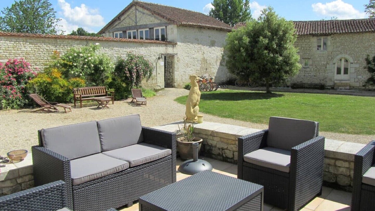 Photo of Patio Balcony in Saires