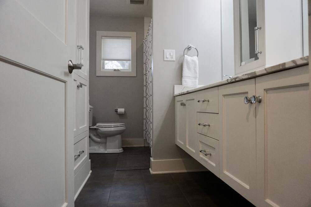 Photo of Bathroom in Westover Hills