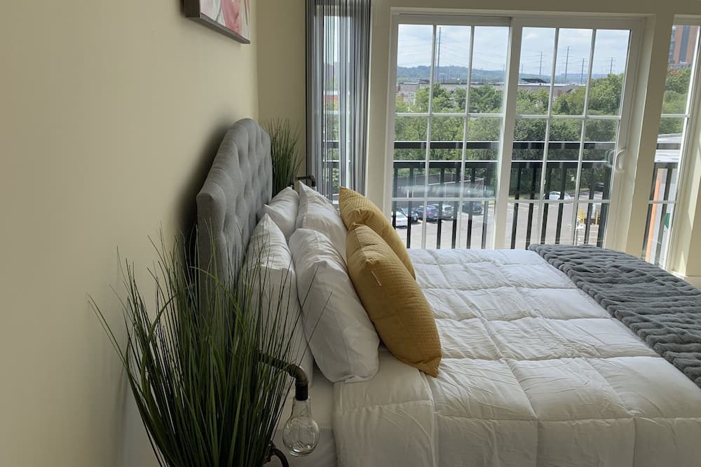 Photo of Bedroom in Jefferson Manor