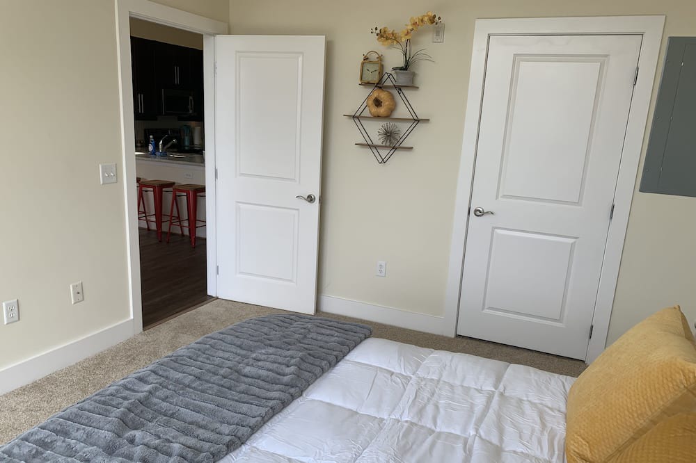 Photo of Bedroom in Jefferson Manor