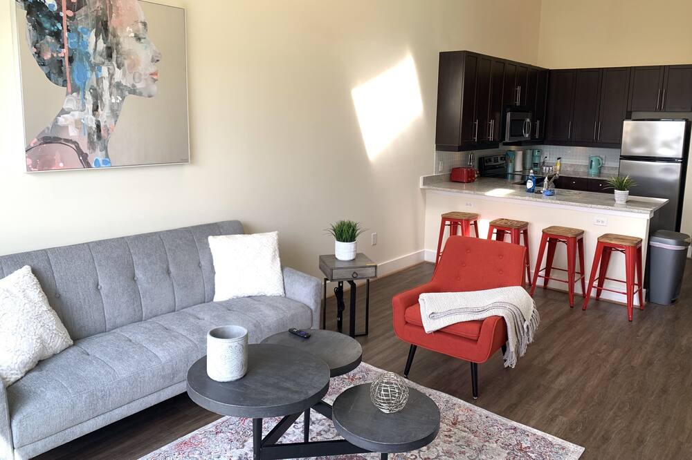 Photo of Livingroom in Jefferson Manor