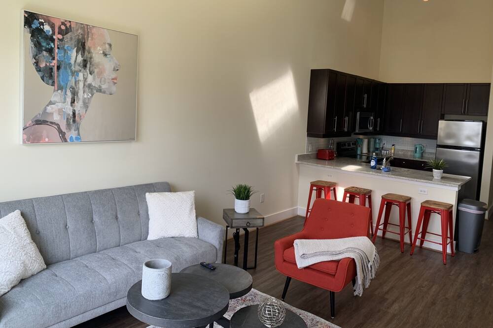 Photo of Livingroom in Jefferson Manor