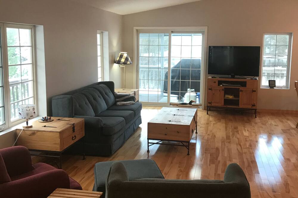 Photo of Livingroom in West Arm