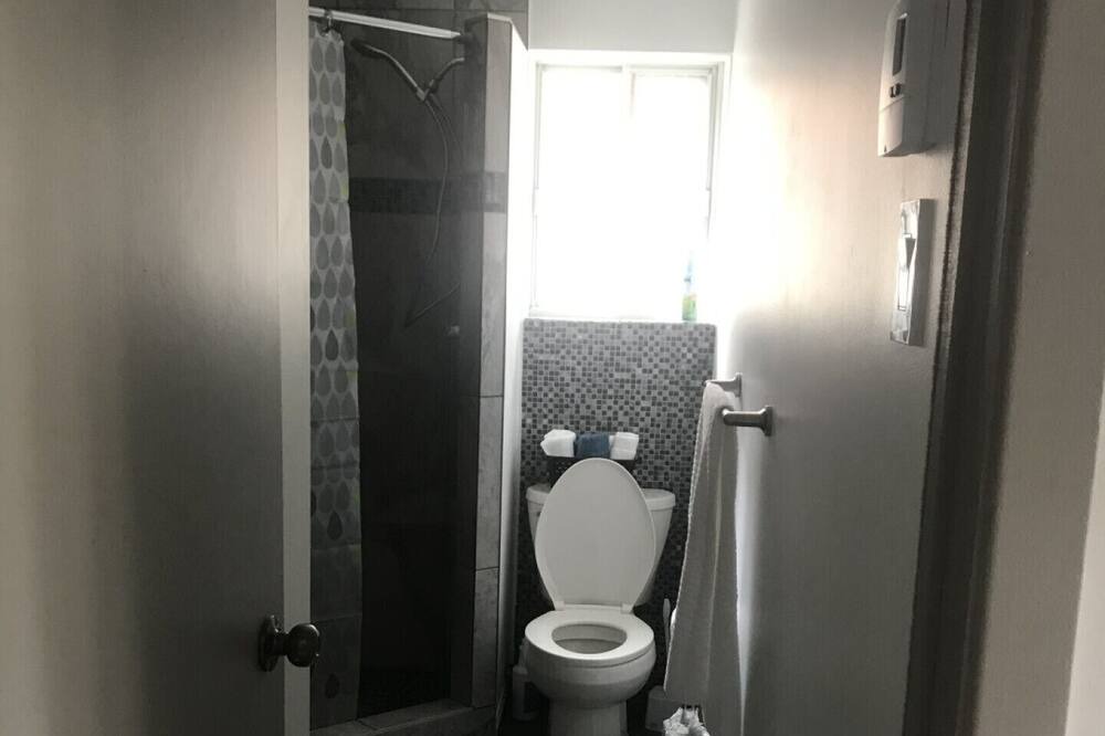 Photo of Bathroom in Laval