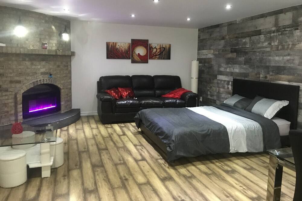Photo of Bedroom in Laval