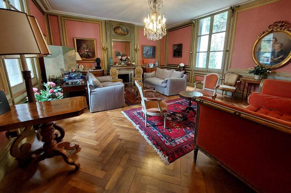 Photo of Livingroom in Cinq-Mars-la-Pile