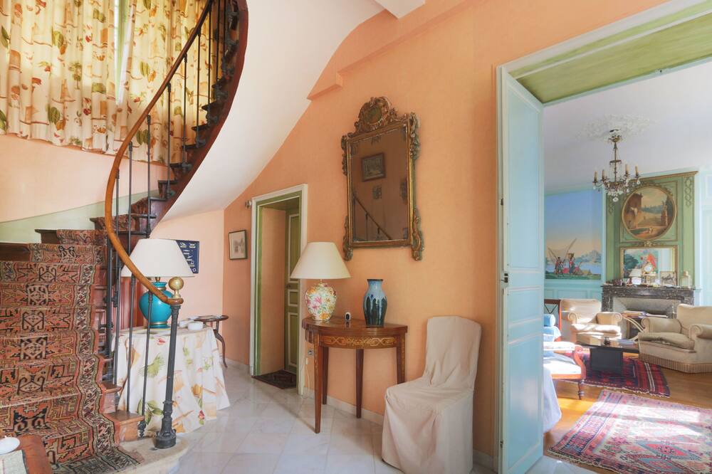 Photo of Livingroom in Cinq-Mars-la-Pile