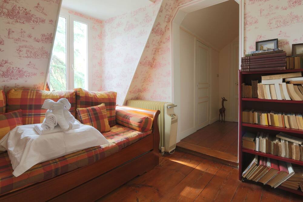 Photo of Bedroom in Cinq-Mars-la-Pile